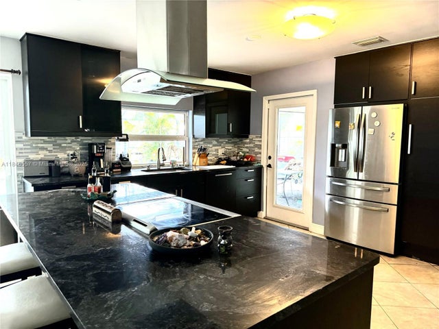 5 of 14 - 4116 Taft St, Hollywood, FL