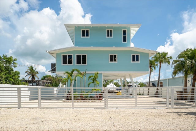 1 of 30 - 415 Big Pine Rd, Key Largo, FL