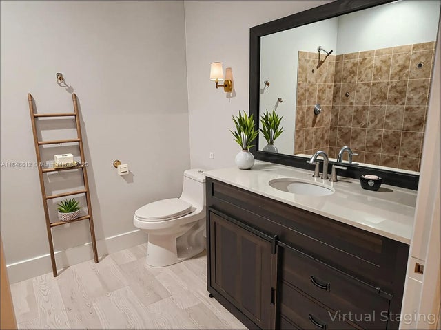 4 of 18 - 447 Lakeview Drive 5, Weston, FL