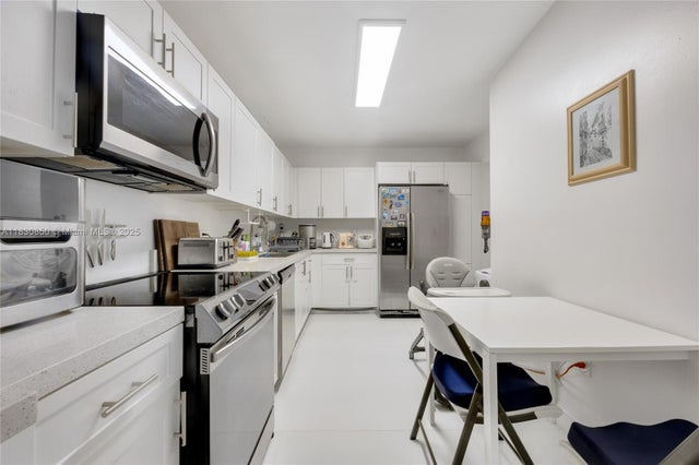 5 of 26 - 401 69th St 308, Miami Beach, FL