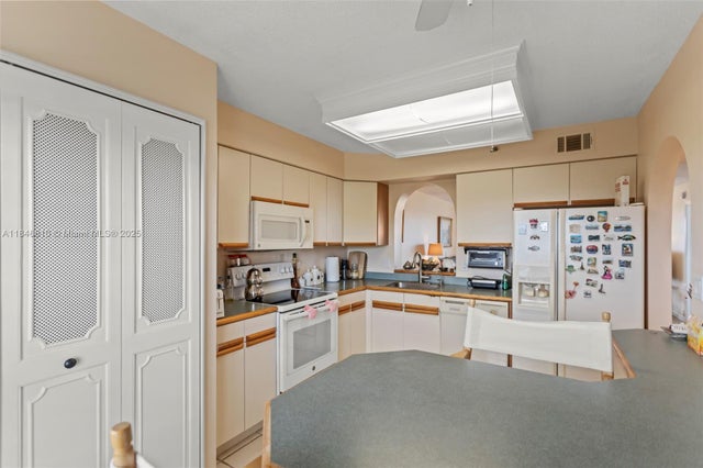 5 of 29 - 4570 Nw 18th Ave 606, Deerfield Beach, FL