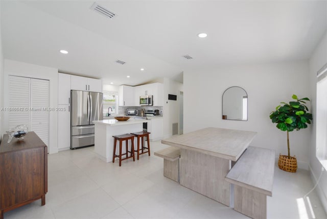 1 of 44 - 11 Mockingbird Rd, Key Largo, FL
