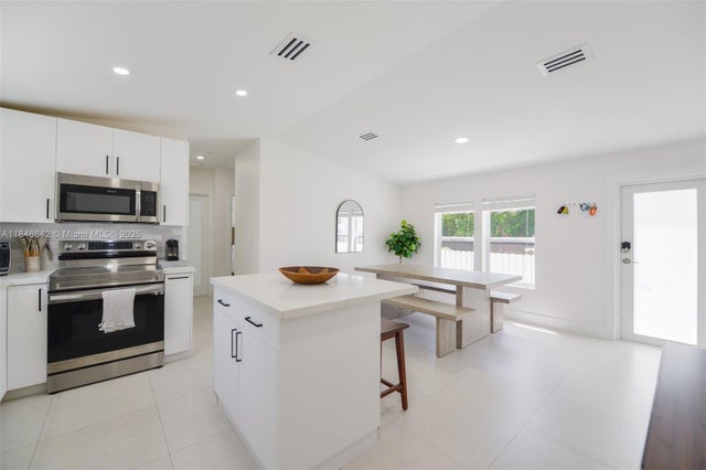 2 of 44 - 11 Mockingbird Rd, Key Largo, FL