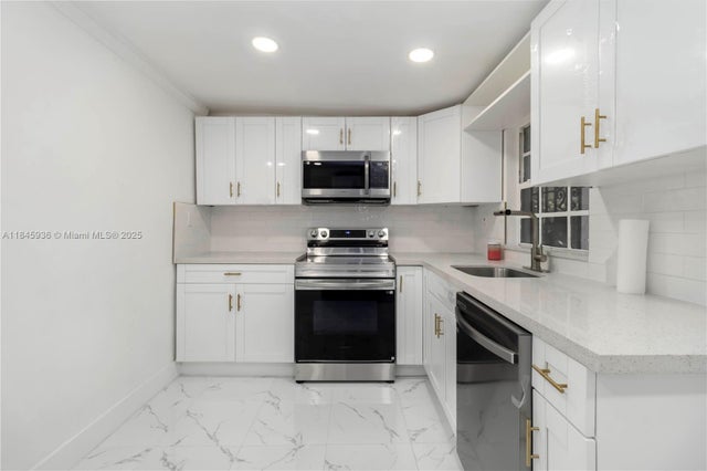 2 of 29 - 6237 Sw 22nd St, Miramar, FL