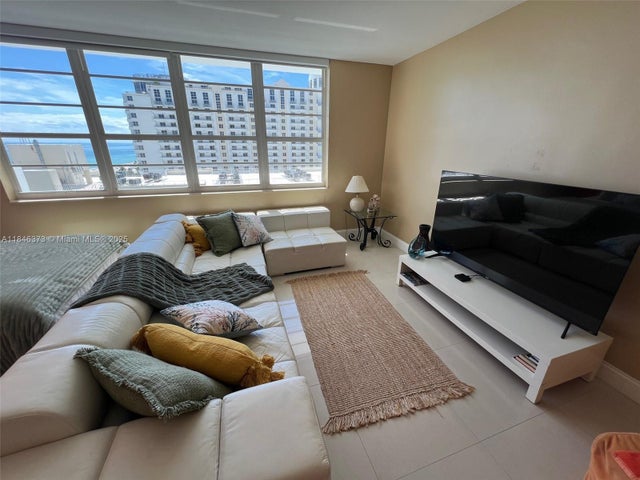 4 of 62 - 100 Lincoln Rd 1226, Miami Beach, FL