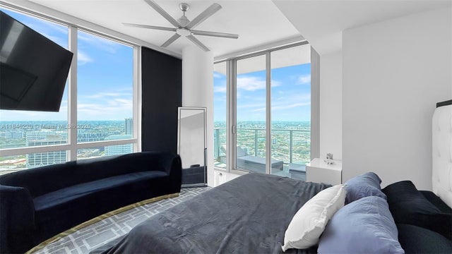 3 of 25 - 851 Ne 1st Ave 3302, Miami, FL