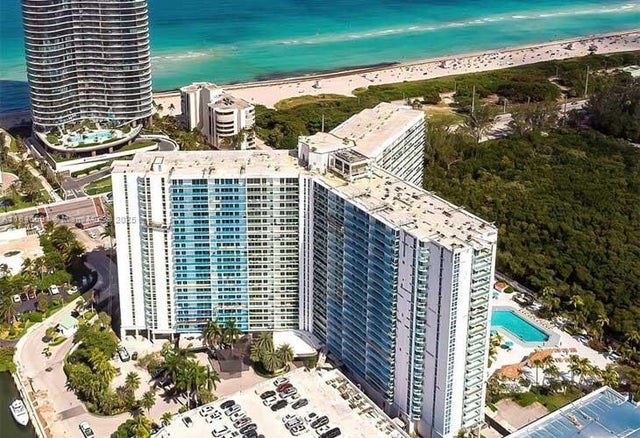1 of 33 - 100 Bayview Dr Ph31, Sunny Isles Beach, FL