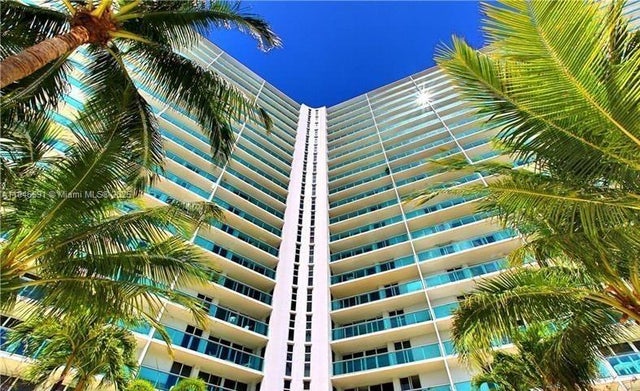 2 of 33 - 100 Bayview Dr Ph31, Sunny Isles Beach, FL