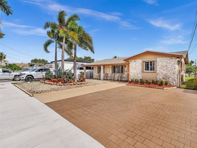 1 of 23 - 4870 Sw 19th St, West Park, FL