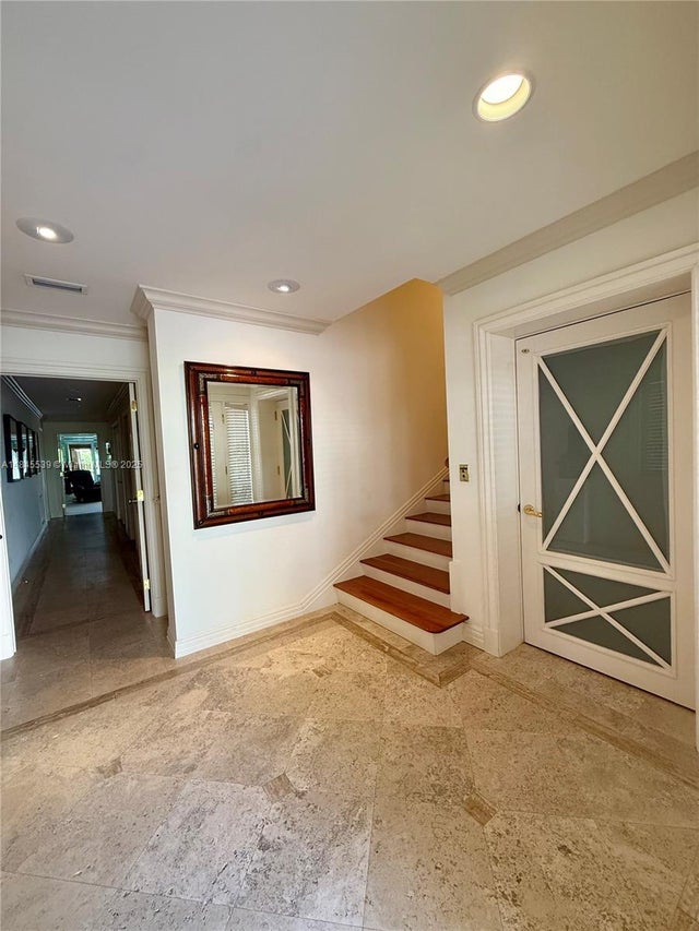 2 of 38 - 3508 Bayshore Villas Dr, Miami, FL