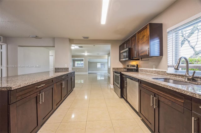 2 of 15 - 2041 Acapulco Dr, Miramar, FL