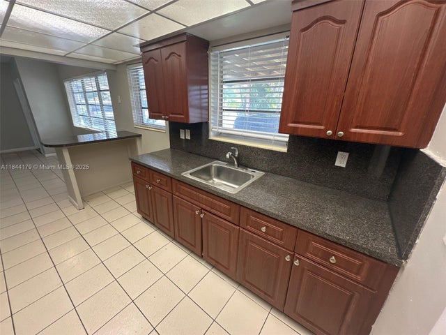 4 of 16 - 19001 Nw 19th Ave, Miami Gardens, FL