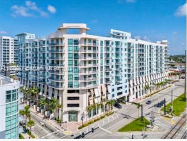 1 of 39 - 140 S Dixie Hwy 704, Hollywood, FL