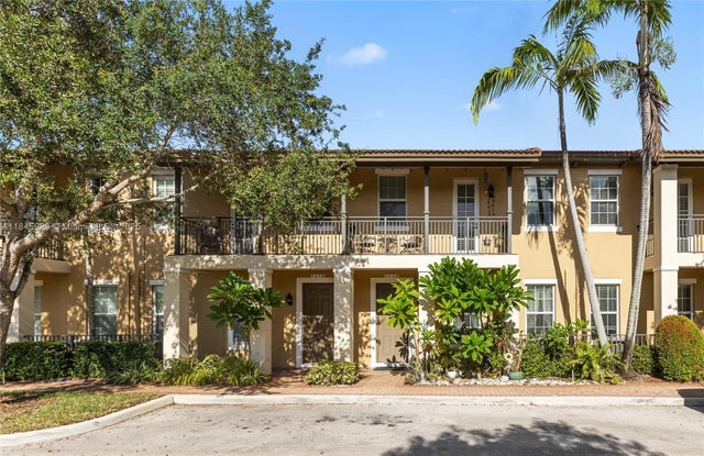 1112 Sw 146th Ter, Pembroke Pines