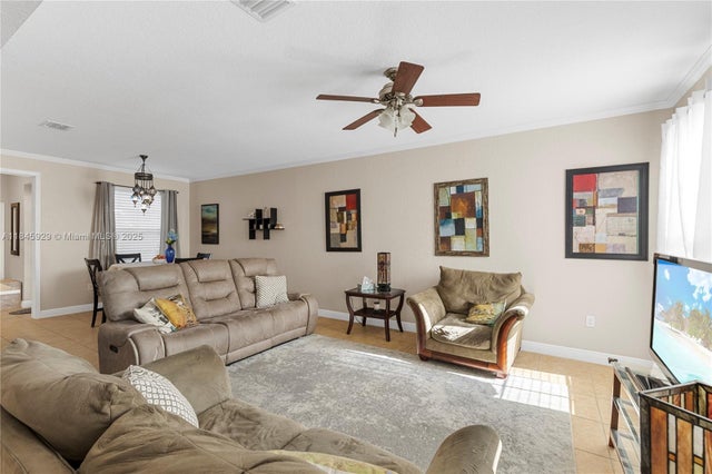 4 of 42 - 1112 Sw 146th Ter, Pembroke Pines, FL