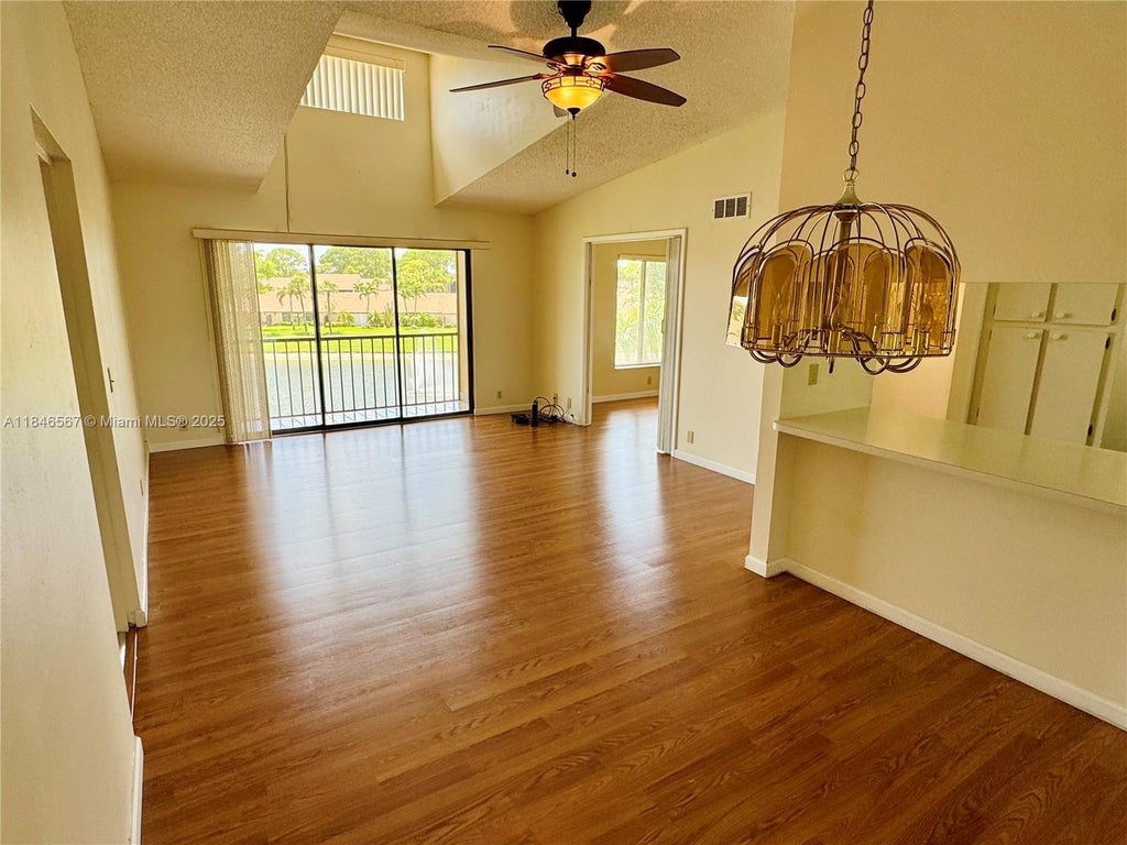806 Sky Pine Way H3, Green Acres