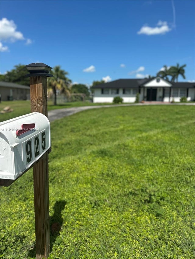2 of 62 - 925 Ne 18th, Belle Glade, FL
