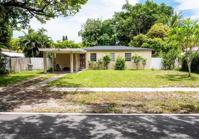 1 of 14 - 1565 Nw 127th St, North Miami, FL