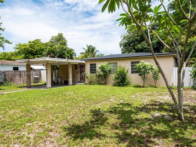 2 of 14 - 1565 Nw 127th St, North Miami, FL