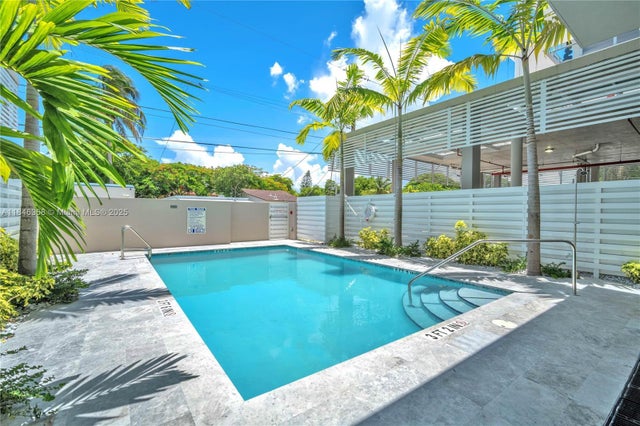 5 of 10 - 1850 Monroe 210, Hollywood, FL