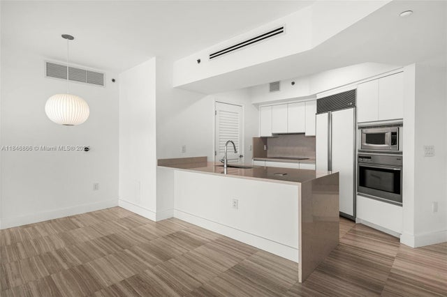 3 of 19 - 400 Alton Rd 1508, Miami Beach, FL