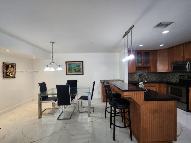 5 of 37 - 160 Cypress Club Dr 608, Pompano Beach, FL