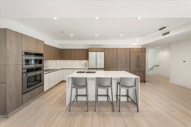 4 of 43 - 455 Ne 39th St 302, Miami, FL