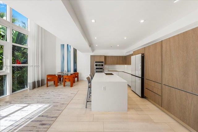 5 of 43 - 455 Ne 39th St 302, Miami, FL