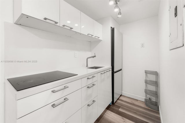 2 of 10 - 1550 Drexel Ave 103, Miami Beach, FL