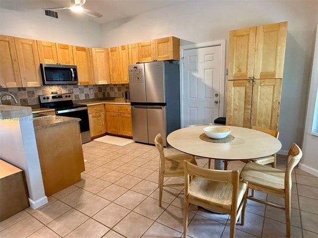 4 of 34 - 1600 Sw 127th Ln, Davie, FL