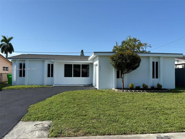 1 of 27 - 8981 Nw 24th St, Sunrise, FL
