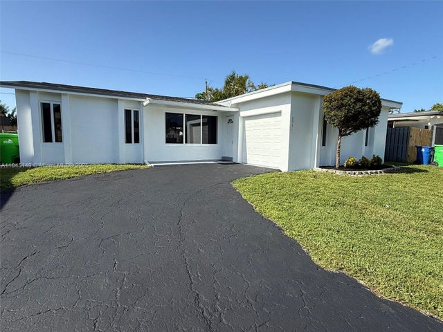 2 of 27 - 8981 Nw 24th St, Sunrise, FL
