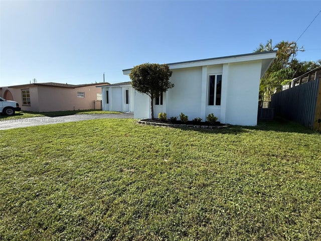 3 of 27 - 8981 Nw 24th St, Sunrise, FL