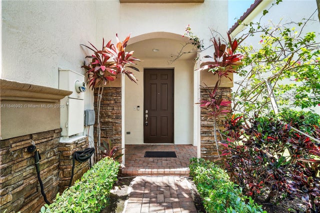 3 of 38 - 6411 Osprey Landing St, Davie, FL