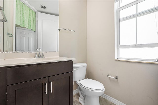 5 of 38 - 6411 Osprey Landing St, Davie, FL