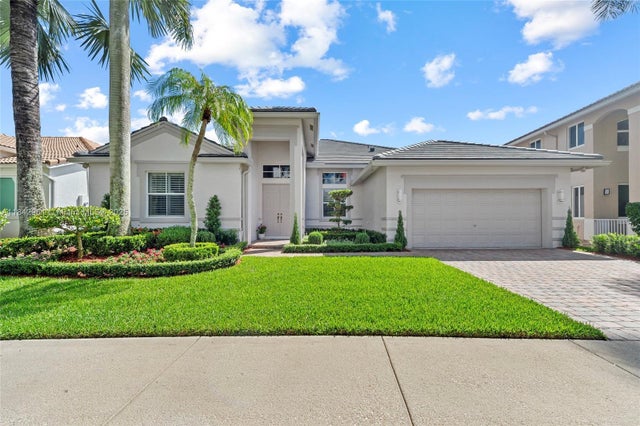 1 of 35 - 2530 Hunters Run Way, Weston, FL