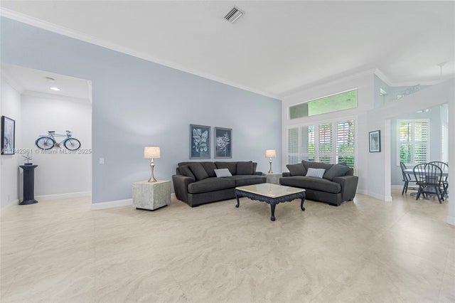 2 of 35 - 2530 Hunters Run Way, Weston, FL