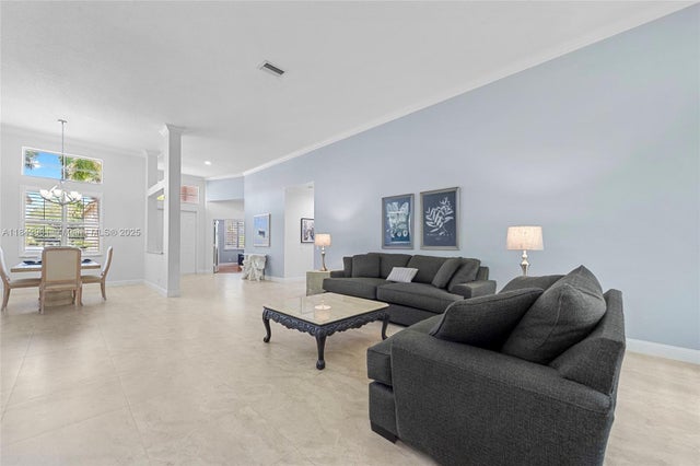 3 of 35 - 2530 Hunters Run Way, Weston, FL