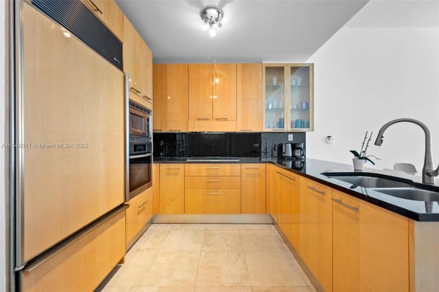 3 of 30 - 6799 Collins Ave 109, Miami Beach, FL