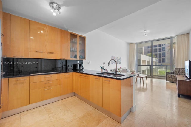 4 of 30 - 6799 Collins Ave 109, Miami Beach, FL