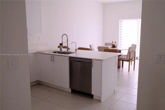2 of 48 - 23156 Sw 130th Ave, Miami, FL