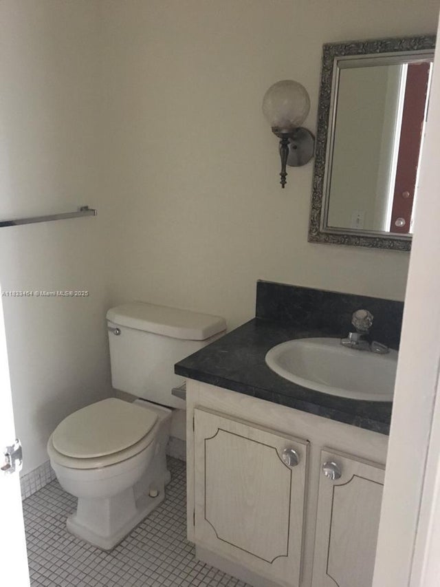 5 of 7 - 2025 Ne 164th St 205, North Miami Beach, FL