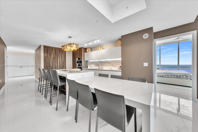 2 of 48 - 851 Ne 1st Ave 3711, Miami, FL