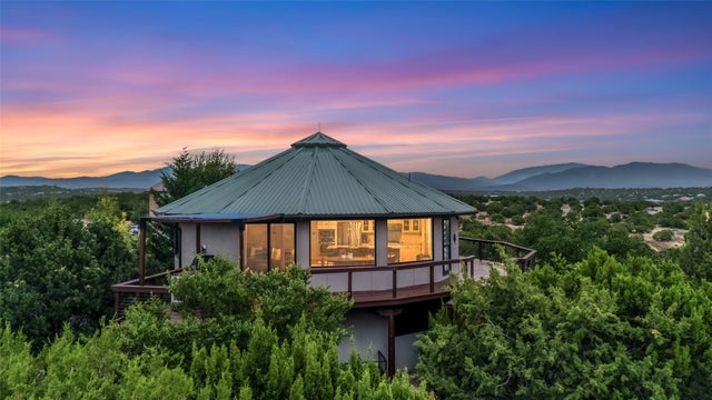 272 Camino Tres Arroyos, Santa Fe