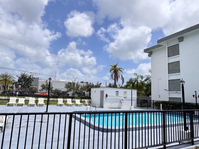 3 of 4 - 16450 Nw 2nd Ave 207, Miami, FL