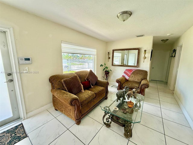 2 of 12 - 18026 Nw 35th Ct, Miami Gardens, FL