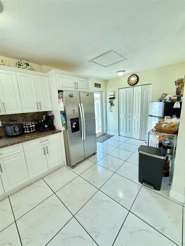 4 of 12 - 18026 Nw 35th Ct, Miami Gardens, FL