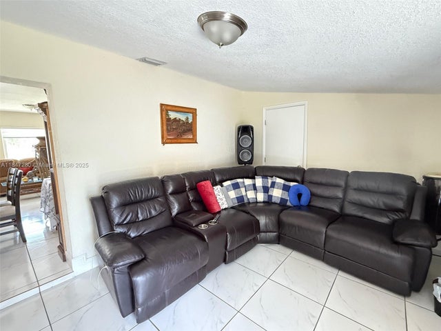 5 of 12 - 18026 Nw 35th Ct, Miami Gardens, FL