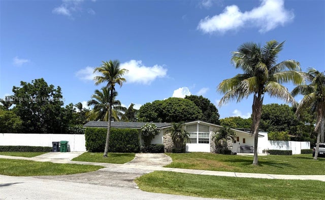 1 of 32 - 9755 Sw 161st St, Miami, FL