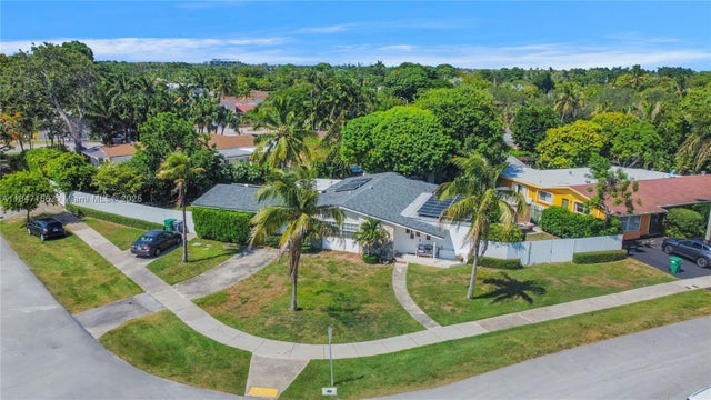 3 of 32 - 9755 Sw 161st St, Miami, FL